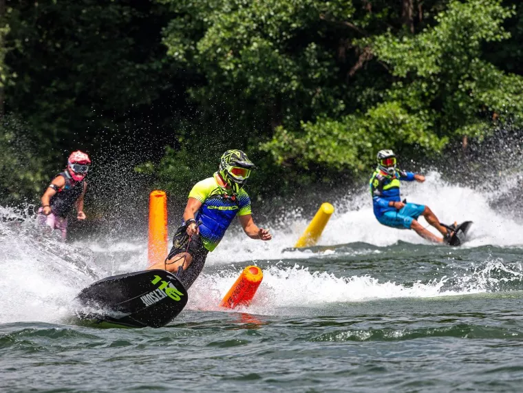 CE.ENERGY je pro tento rok jedním z partnerů evropské série MOTOSURF CONTINENTAL CUP 2023