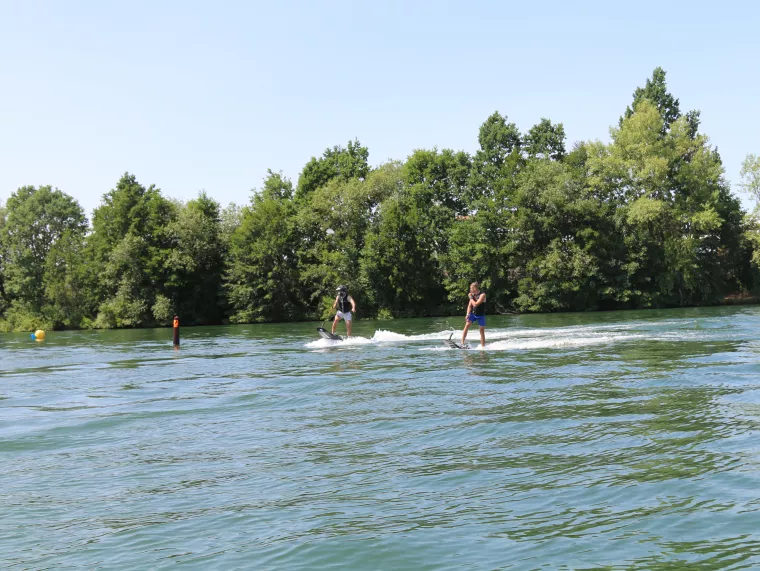 CE.ENERGY je pro tento rok jedním z partnerů evropské série MOTOSURF CONTINENTAL CUP 2023