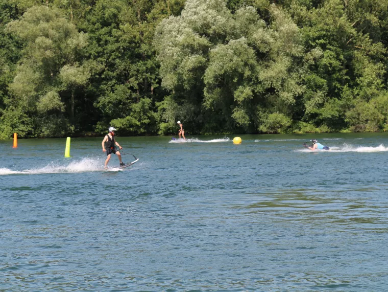 CE.ENERGY je pro tento rok jedním z partnerů evropské série MOTOSURF CONTINENTAL CUP 2023