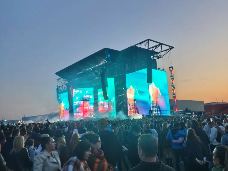 Imagine Dragons: Když hraje světová kapela, musí všechno šlapat – i generátory