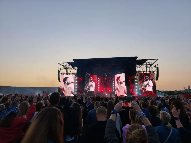 Imagine Dragons: Když hraje světová kapela, musí všechno šlapat – i generátory