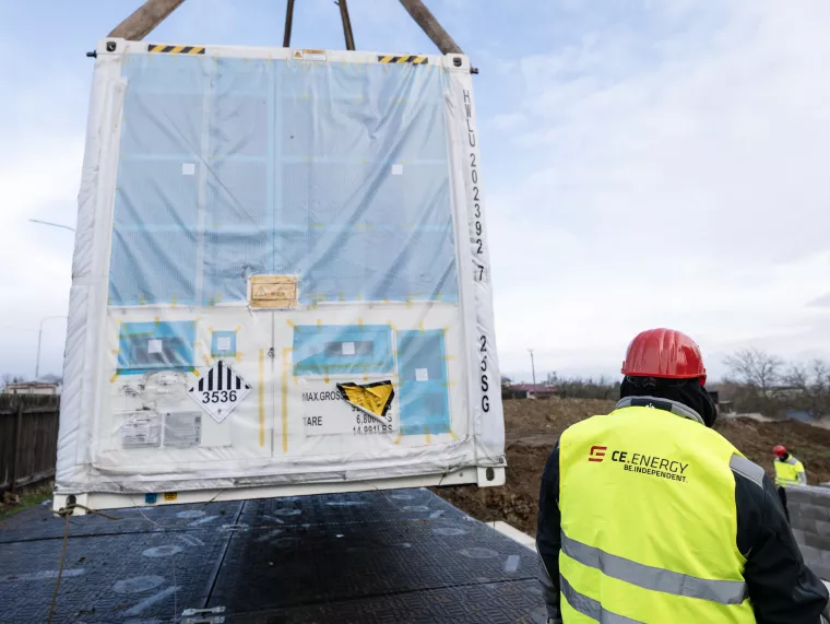 Firmy zahlcují banky poptávkami po bateriových úložištích. CE.ENERGY zachytila trend a mezi prvními instaluje velkokapacitní systémy