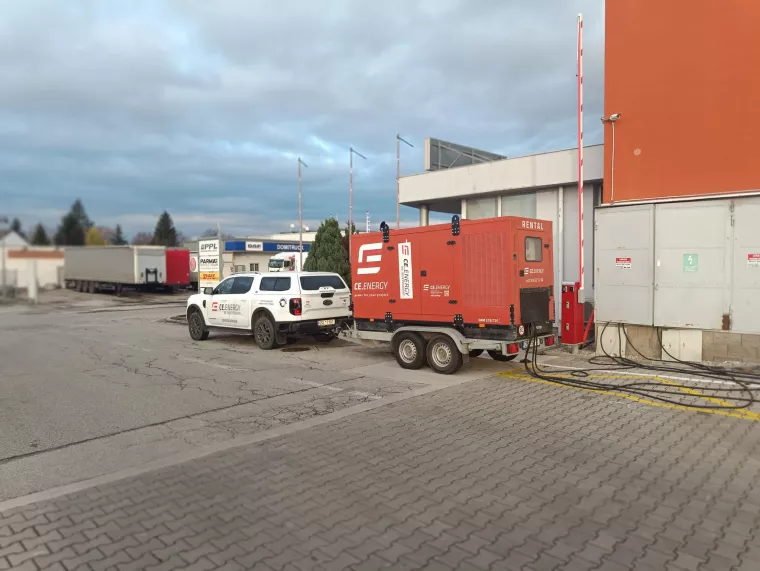 Elektřina nebude vždy jistota. Stát zachraňuje uhelné bloky, podniky by měly zvažovat vlastní zálohu