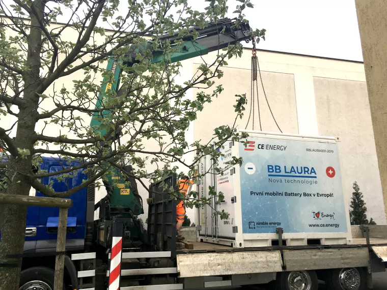Zablokovaný průliv odřízl dodávky ropy a plynu. Zástupci firem bijí na poplach před velmi brzkým nedostatkem energie
