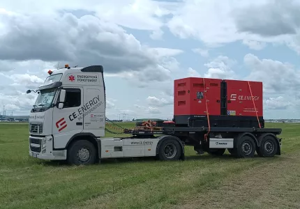 Politici se přou, proč došlo k blackoutu. Ve výsledku ale volají po investicích do energetiky
